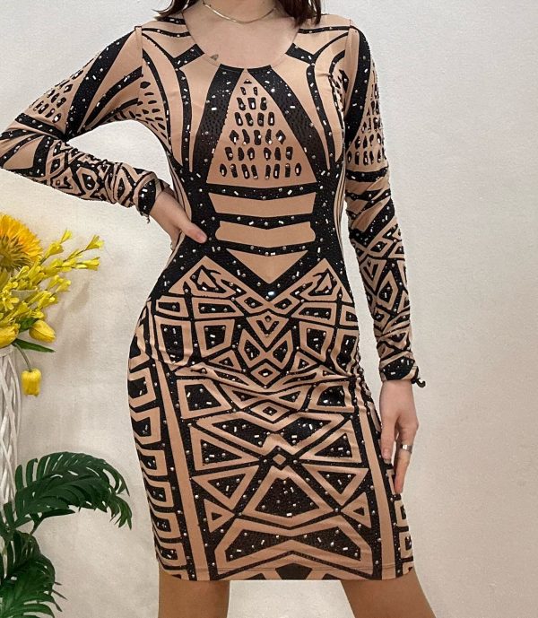 Vestido con figuras geométricas beige